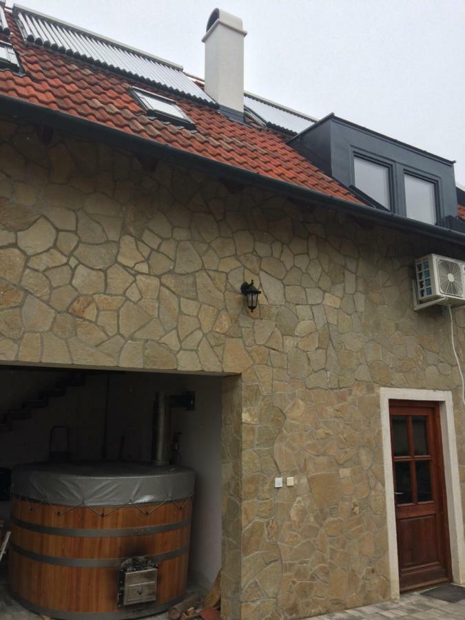 Vamosi Vendeghaz Apartment Nemesvamos Exterior photo